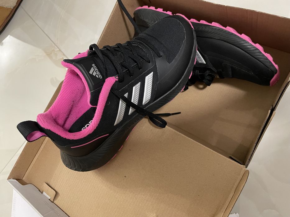 Маратонки addidas 36 номер