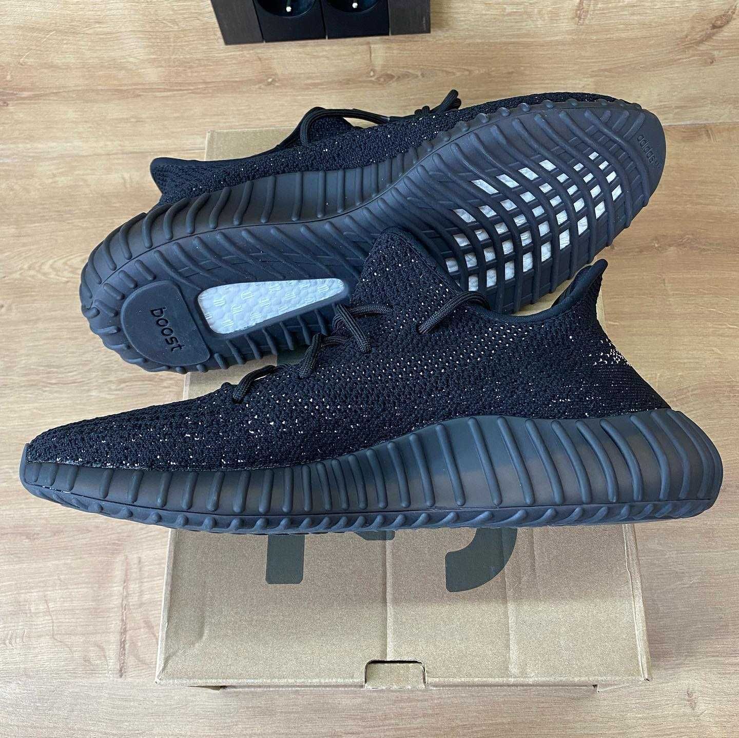 Yeezy Boost 350 V2 Black-White 39EUR