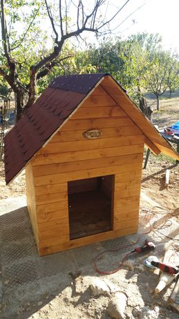 Дървена колиба за куче