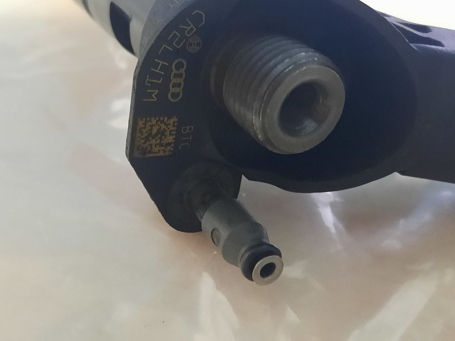 Injector Volkswagen Touareg 7P(2010-2018) Audi Q7 motor 3.0 245CP CRCA