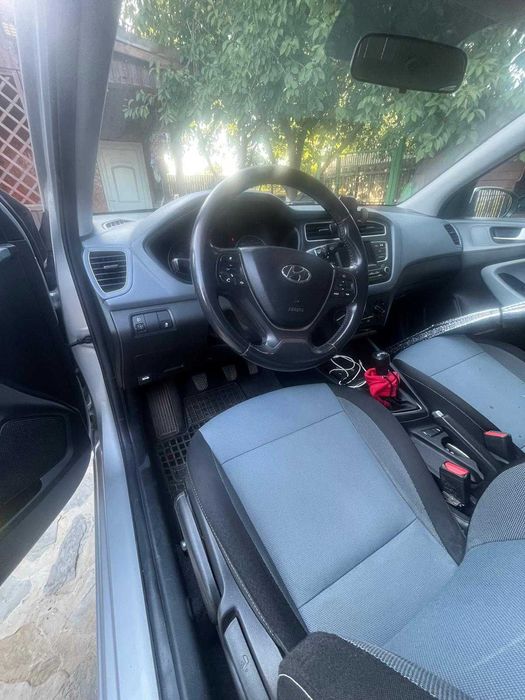 Hyundai i20  1,2 84 cp