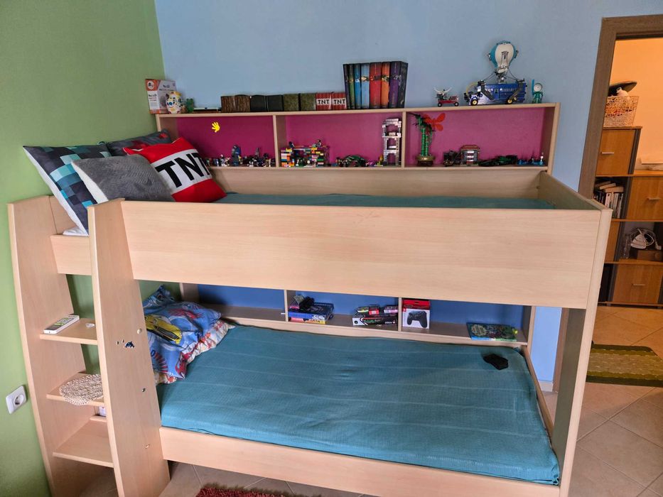 Двуетажно детско легло с матраци