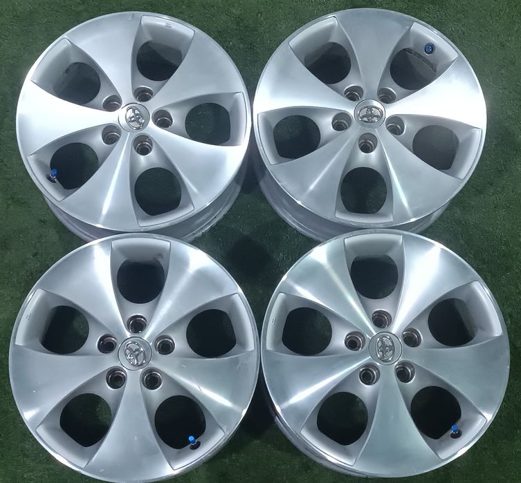 R-17 привозной 5*114,3 оригинал TOYOTA ALPHARD. 4 штук диск.