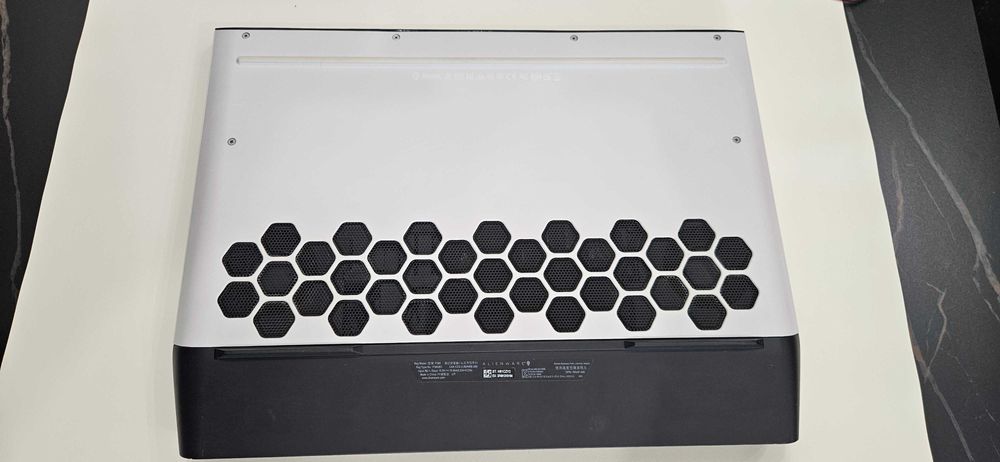 Alienware Area-51m, i9-9900K, RTX 2060, 56GB RAM + Комплект Alienware