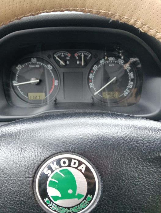 Vând Skoda Octavia