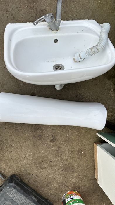 Продам раковину с пьедесталом