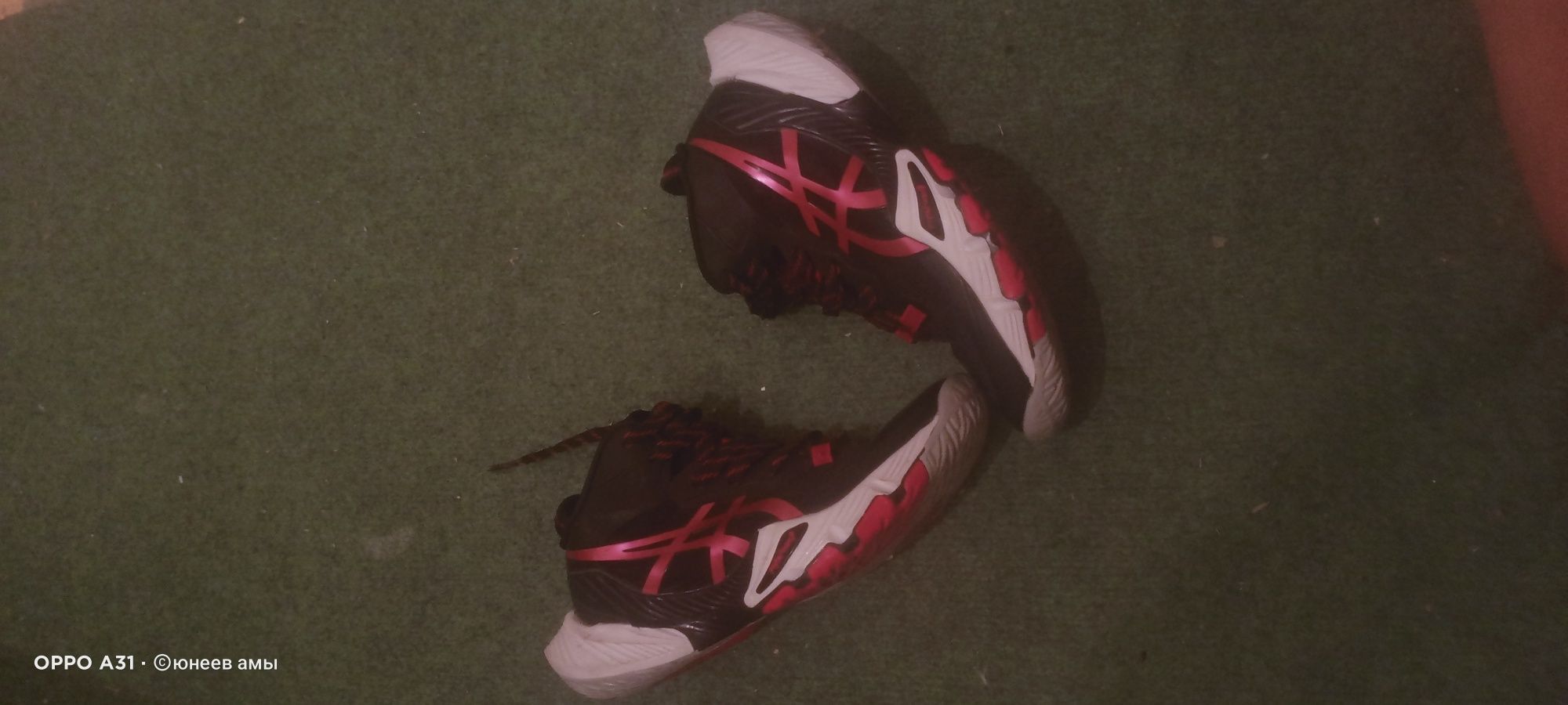 Продаю asics metarise 1 black/red