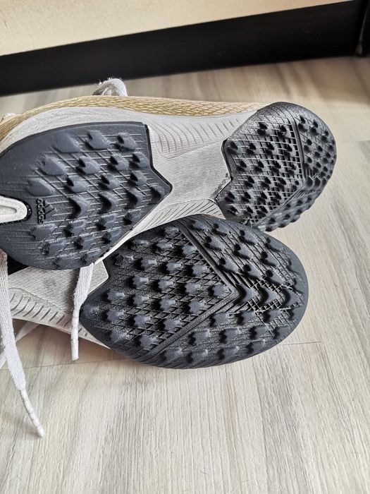 Футболни обувки Адидас