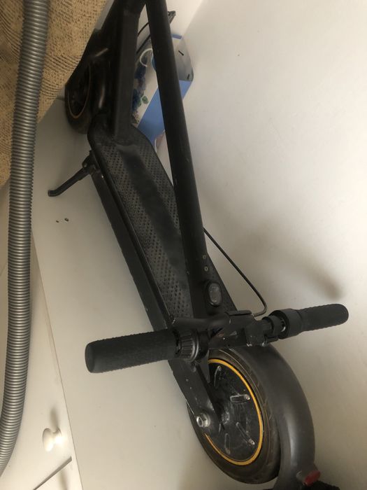 электросамакат в хорошем состояний