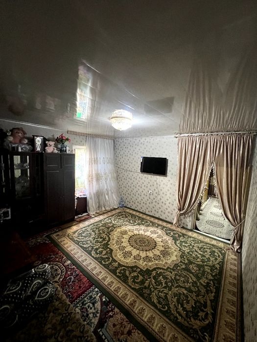 Uy sotiladi 1 xonali arzon va shnam