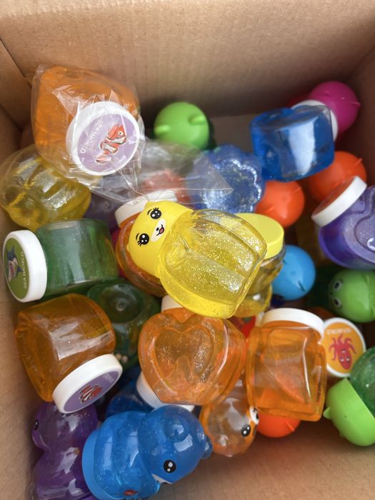 Jucarii, agende, pixuri - angro