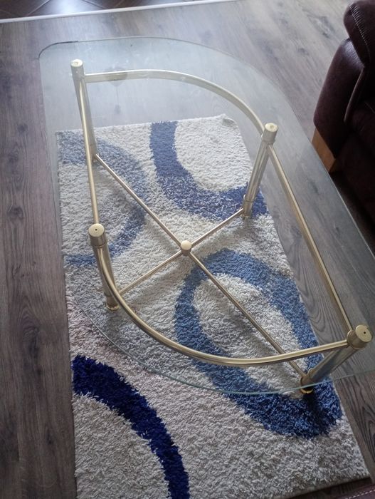 Masa de cafea cu blat din sticla