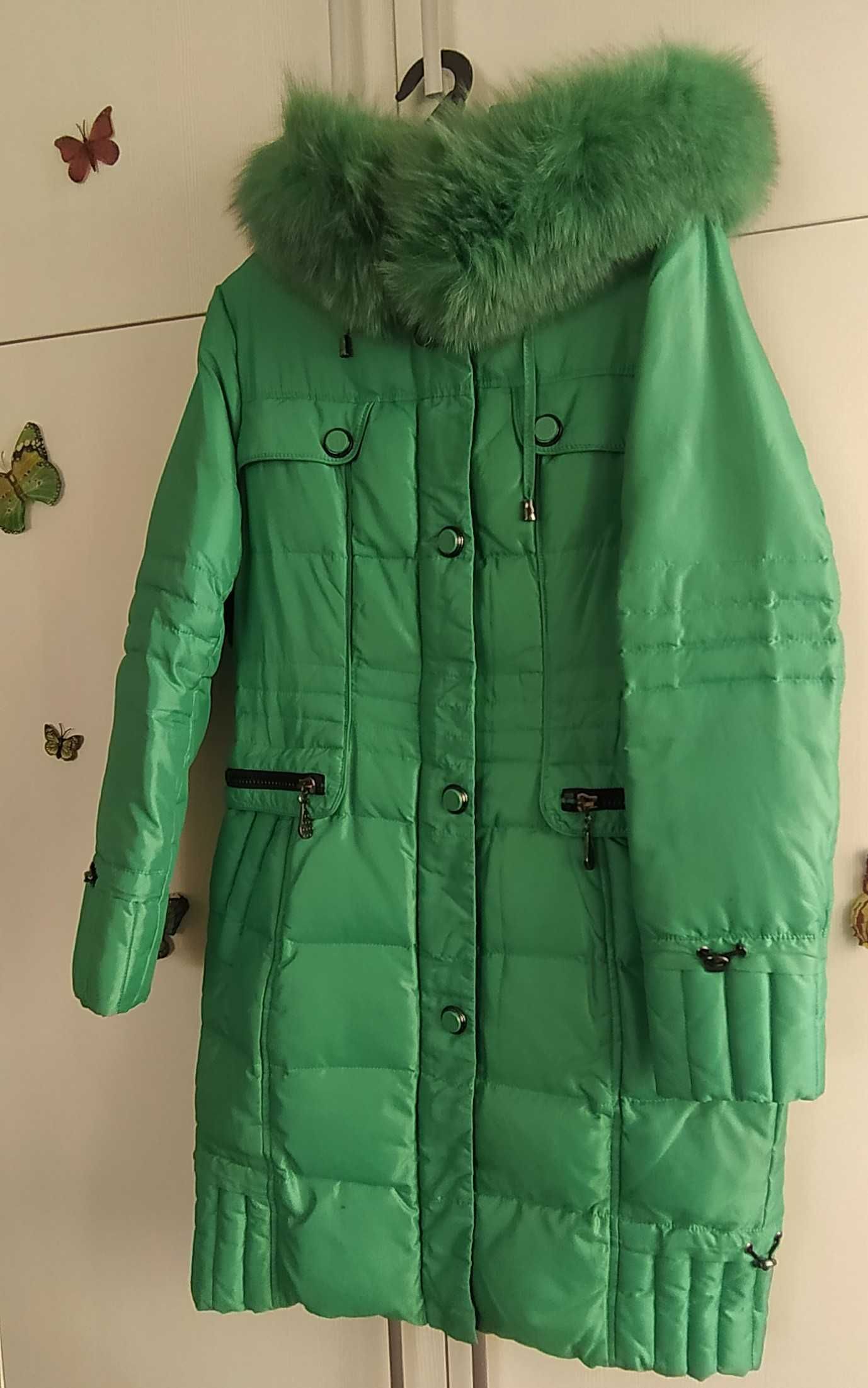Продам женскую куртку