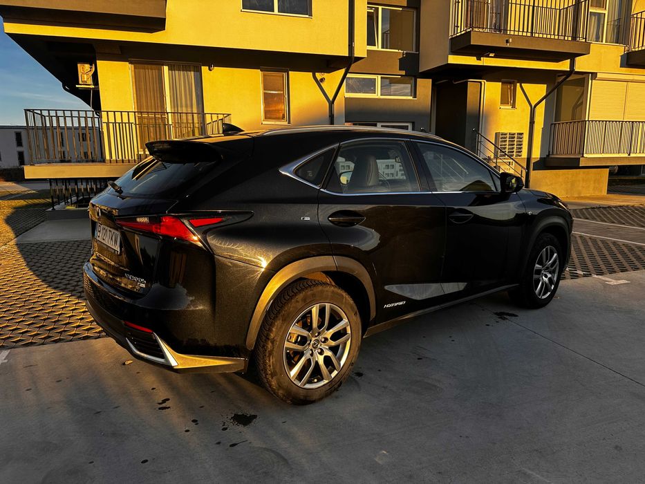 Lexus Seria NX 300h Business