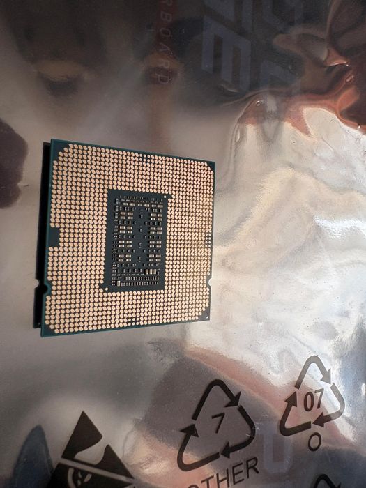 Placa de baza, memorie ram, cooler.