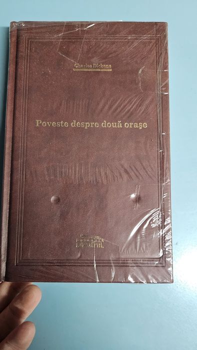 Poveste despre doua orase
Charles Dickens