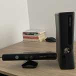 Xbox 360 modat cu kinect