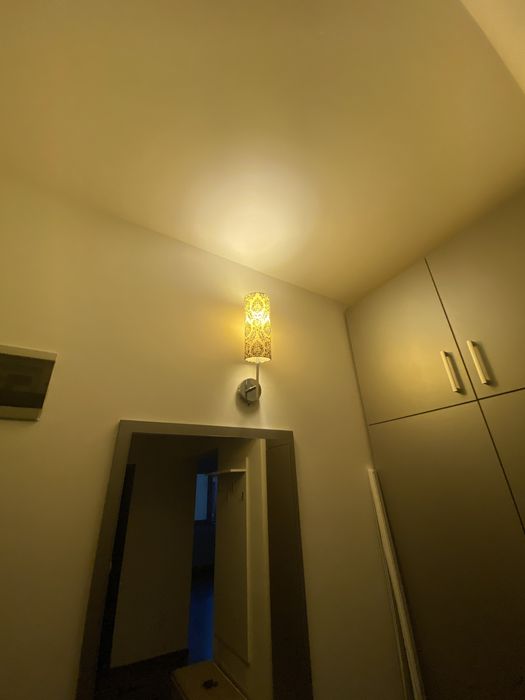 Vând lampă pentru hol