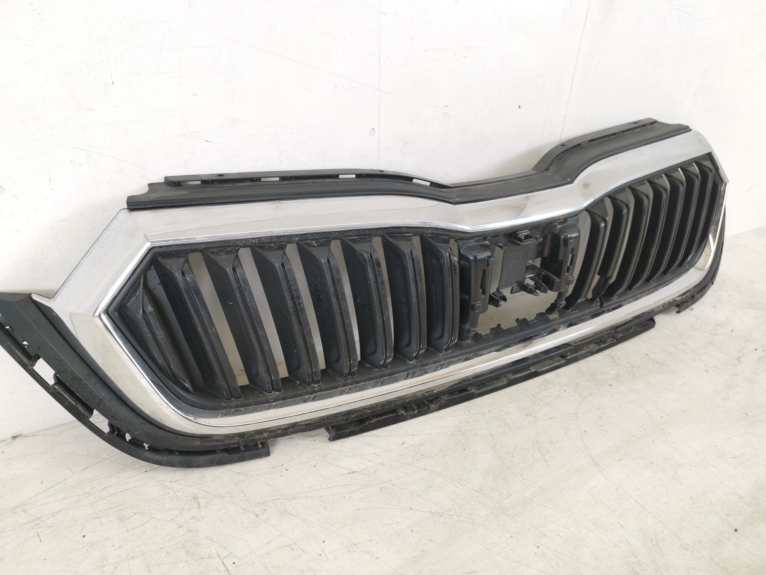 Централна решетка Шкода / Skoda Octavia 4 Оригинална, в добро състояни