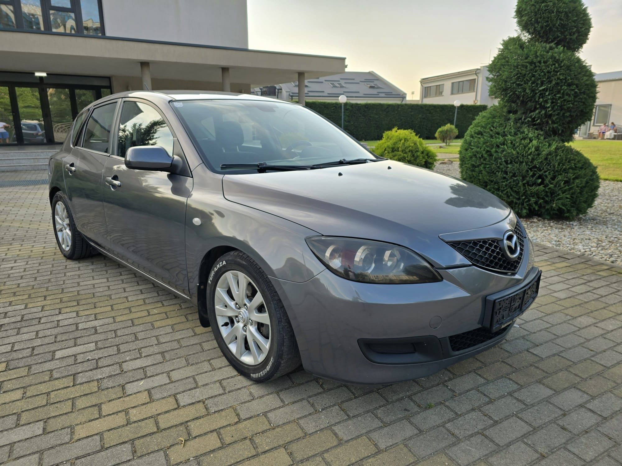 Vând Mazda 3 1.6