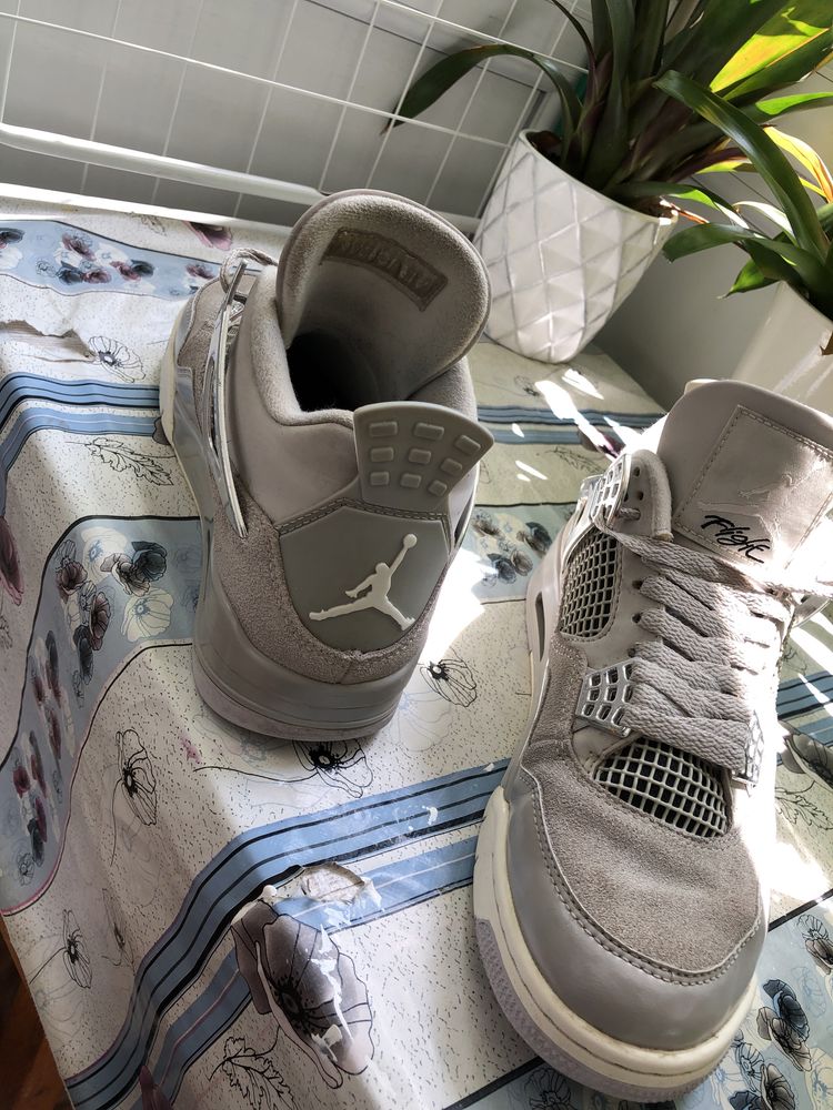 Jordan 4 retro frozen moments