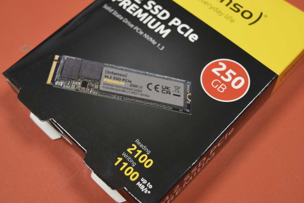 SSD памет Intenso Premium, 250 GB, M.2 NVMe 1.3, PCIe Gen3x4