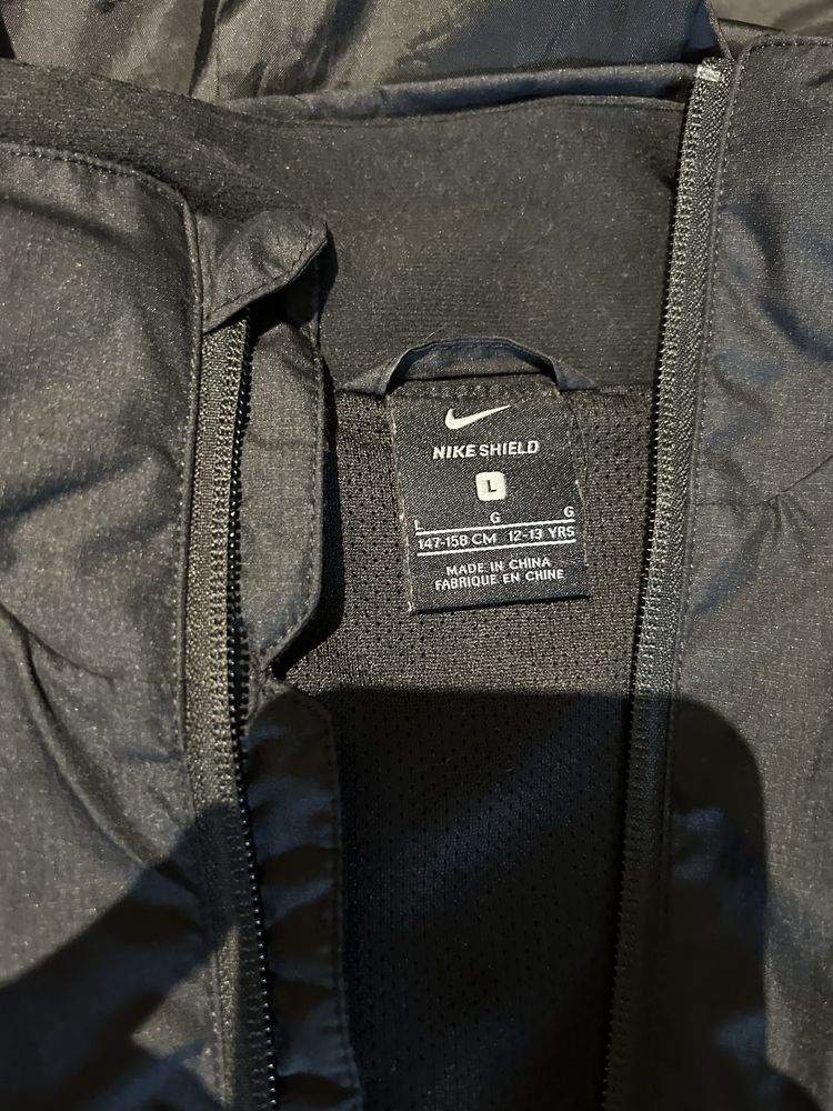 Nike тънко яке 158 см
