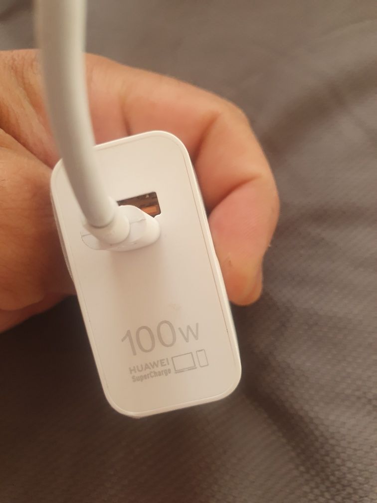 Зарядно за hiawei pura 70 pro