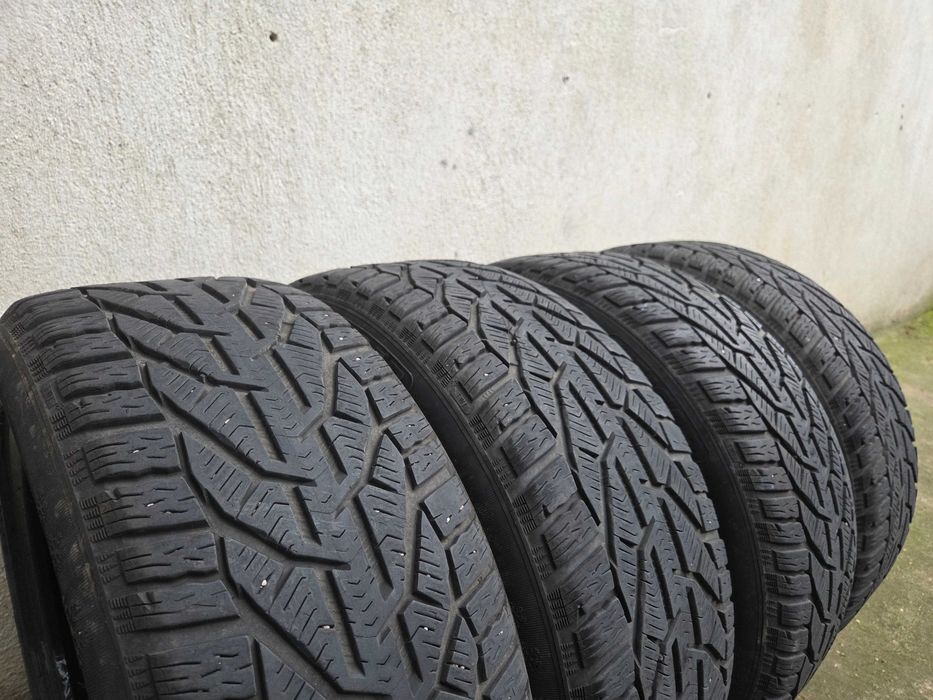 Зимни гуми 215/50 R17