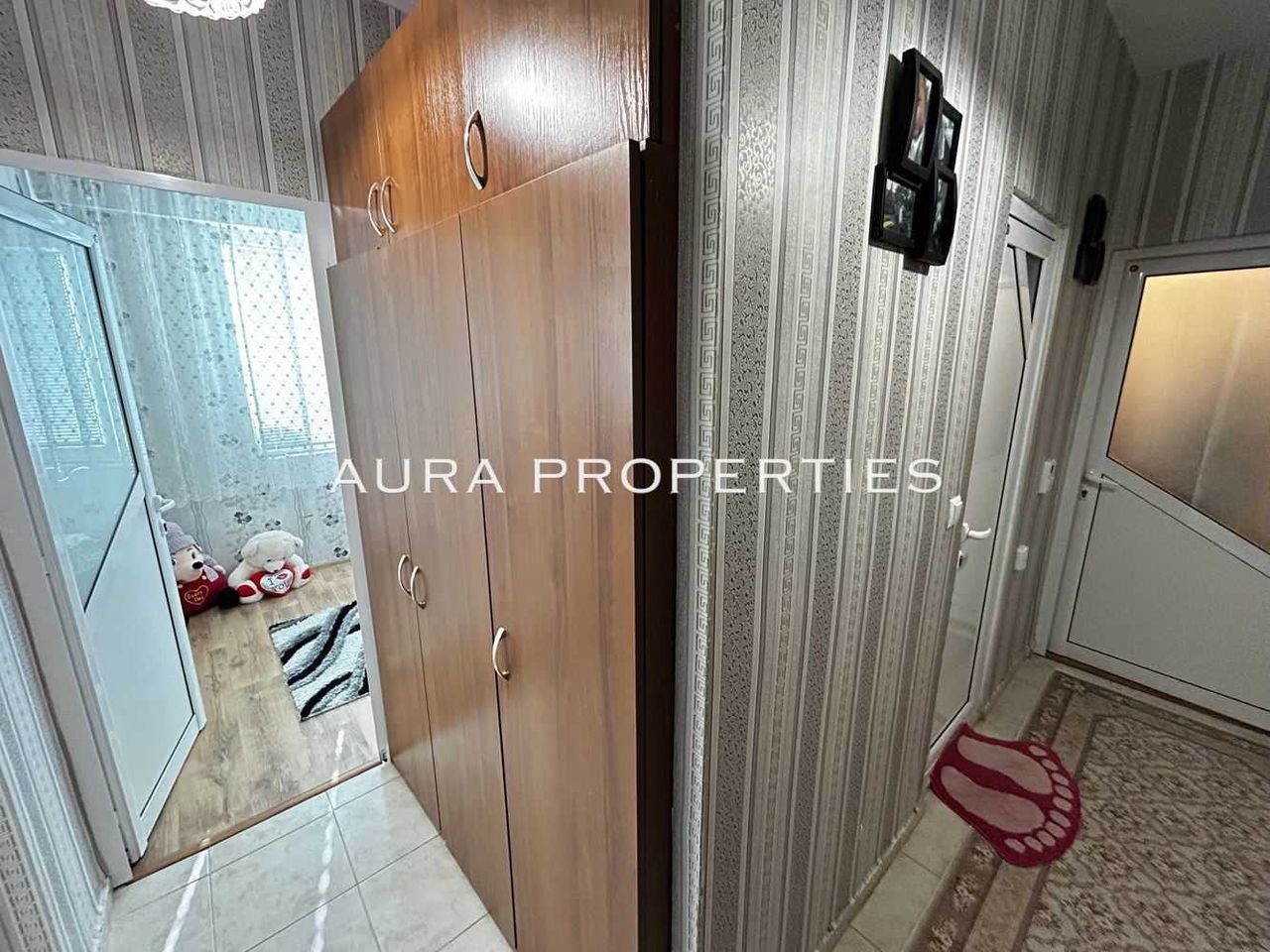 Продава се Двустаен апартамент в Разград, Орел - 65 кв.м за 1099 €/кв.м - Снимка #8