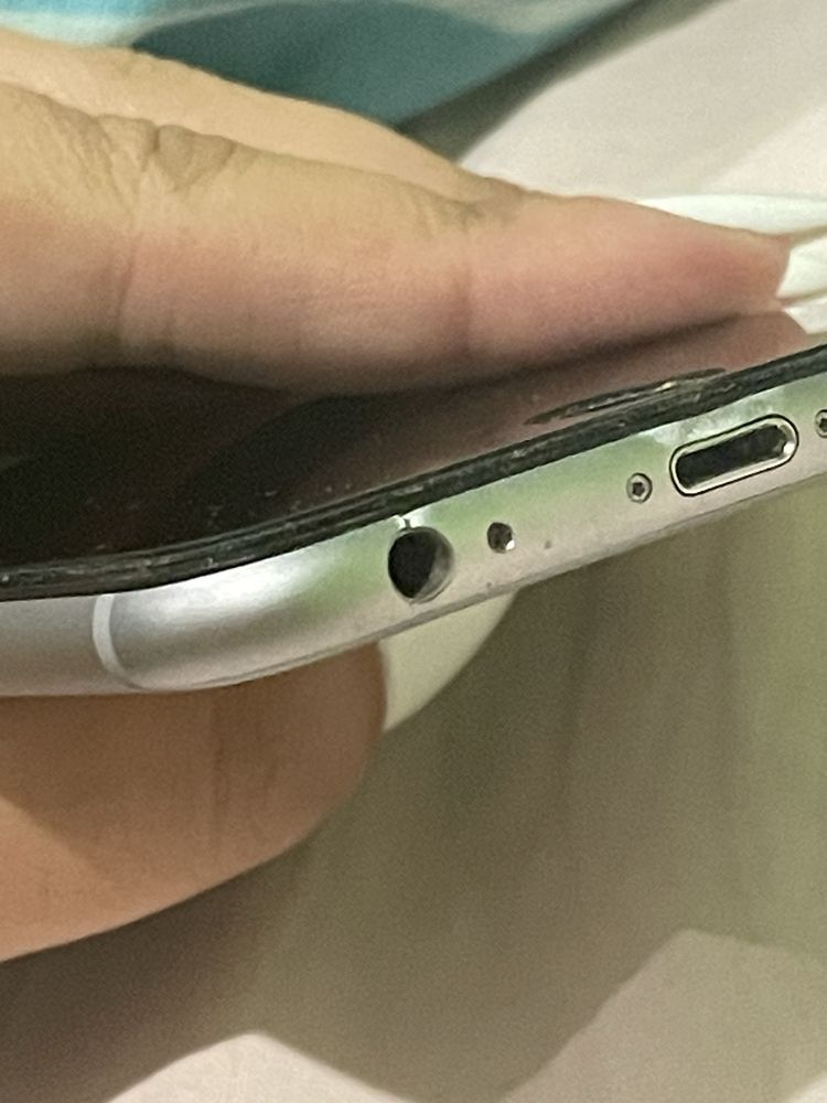iphone 6s 16 gb.  SILVER