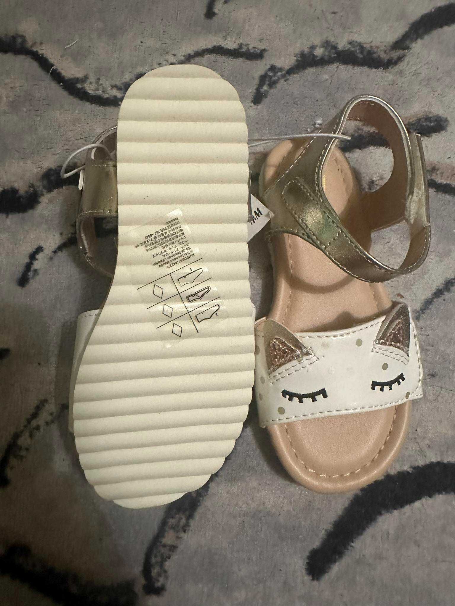 НОВИ детски сандали за момиче с котешки ушички H&M (номер 25)