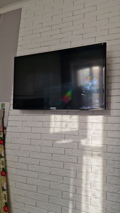 Продам телевизор самсунг 84 см диагональ