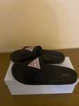 Papuci Guess ca noi