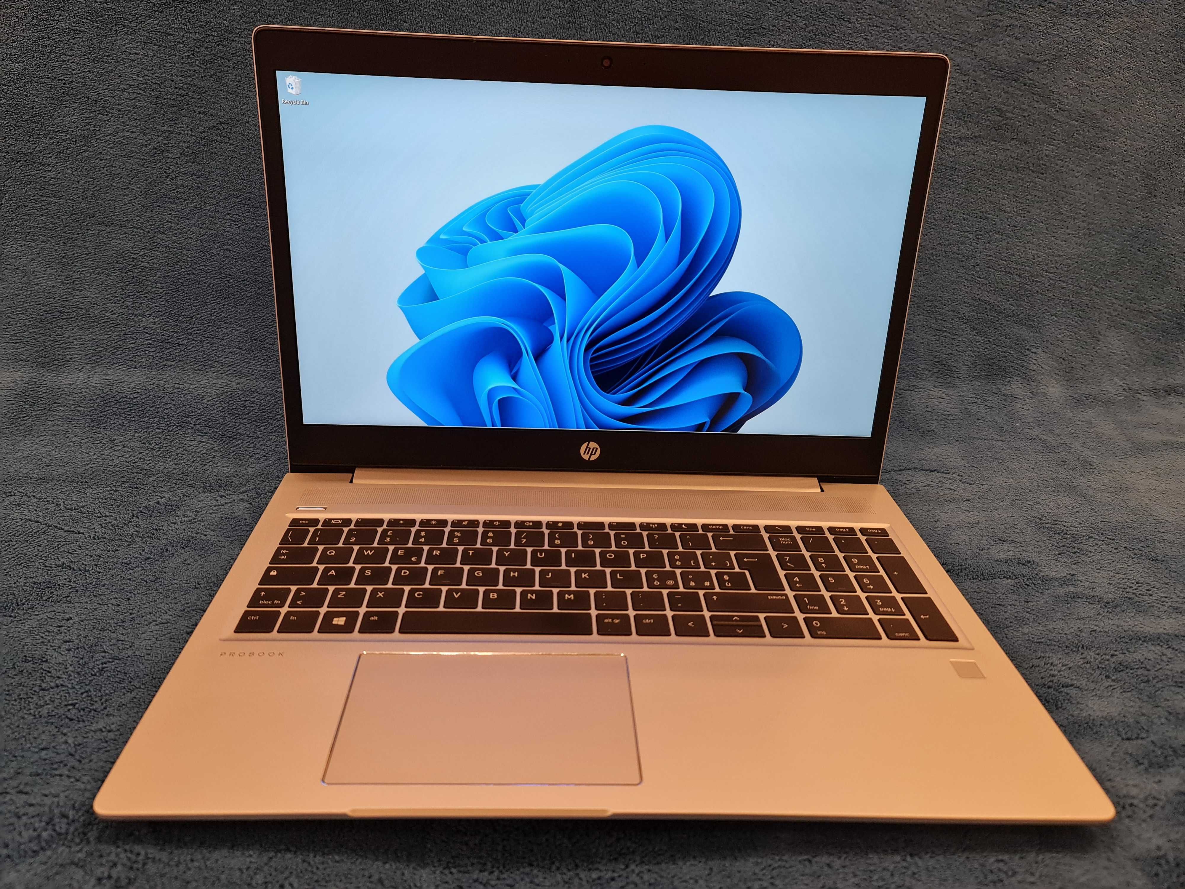 ultrabook HP ,intel core i7-8550, video 4 GB nvidia , full aluminiu