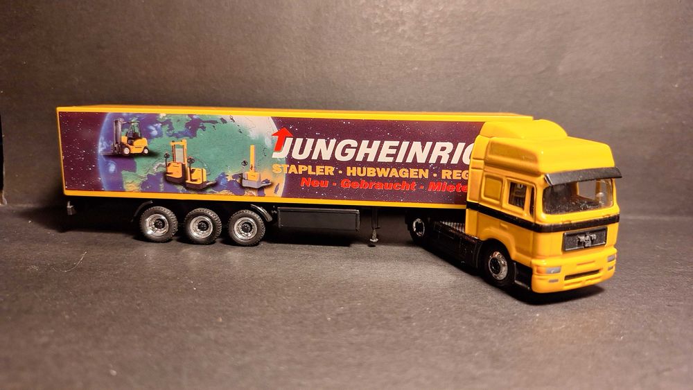 Камиончетa модели 1/87