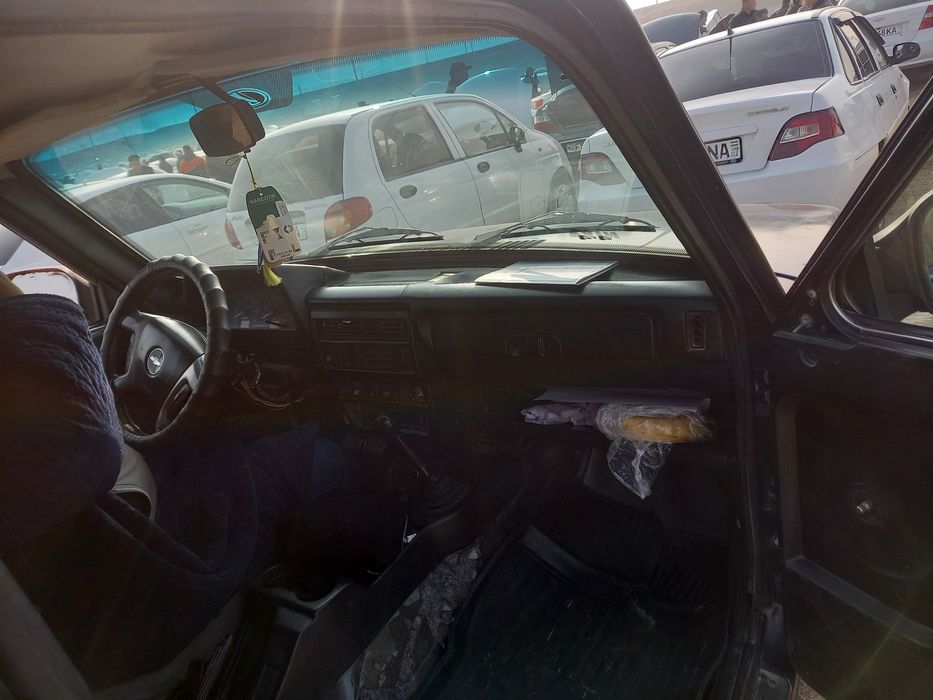 Niva 4x4 yili 2014 holati yaxshi yoqilg'i benzin gaz