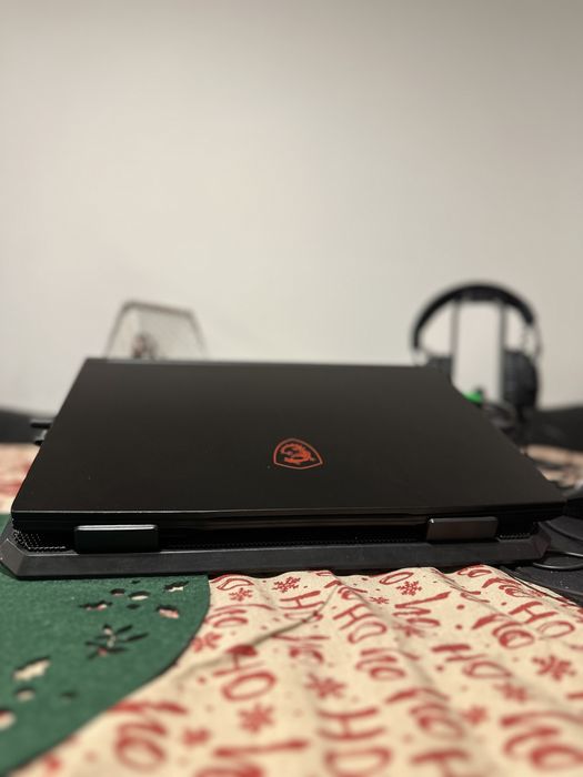 Геймърски лаптоп MSI