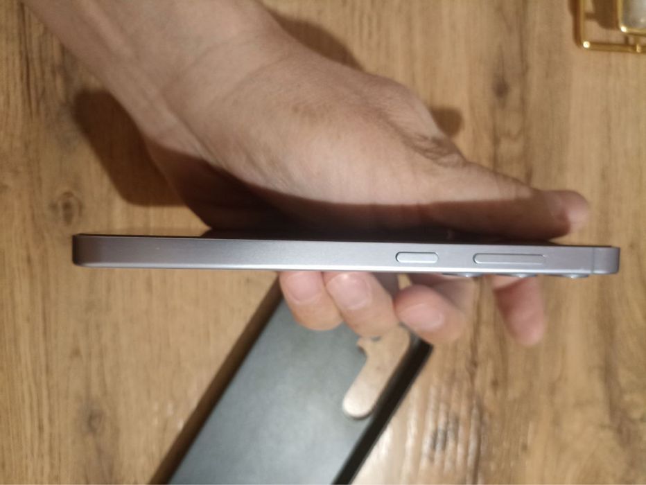 Samsung s24 в идеальном состоянии. Без царапин и сколов