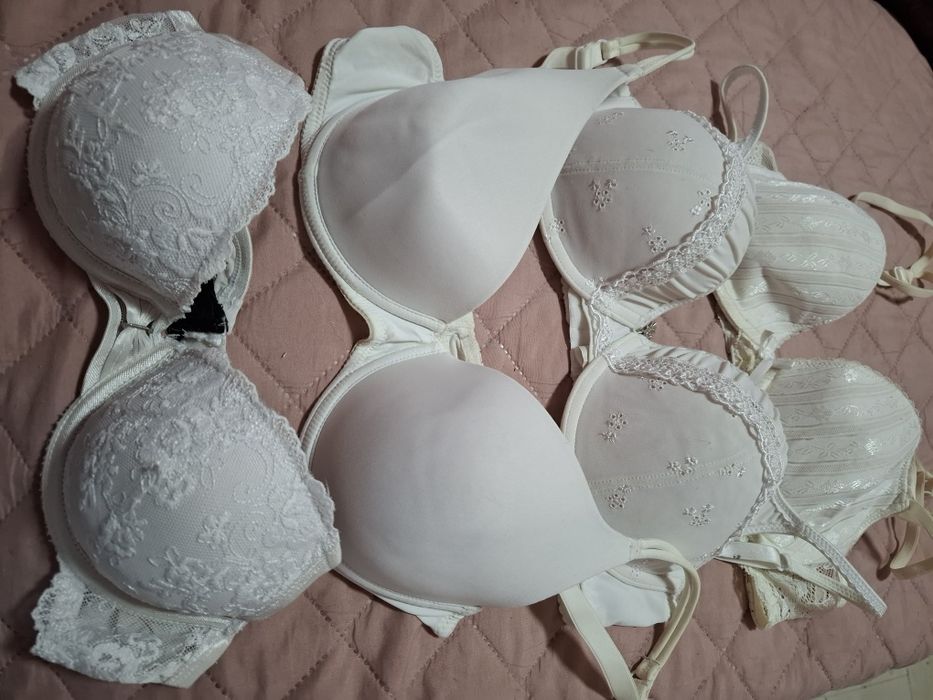 Продавам сутиени 75б