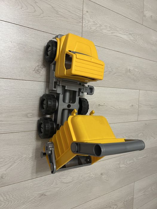 Autobasculanta de jucarie