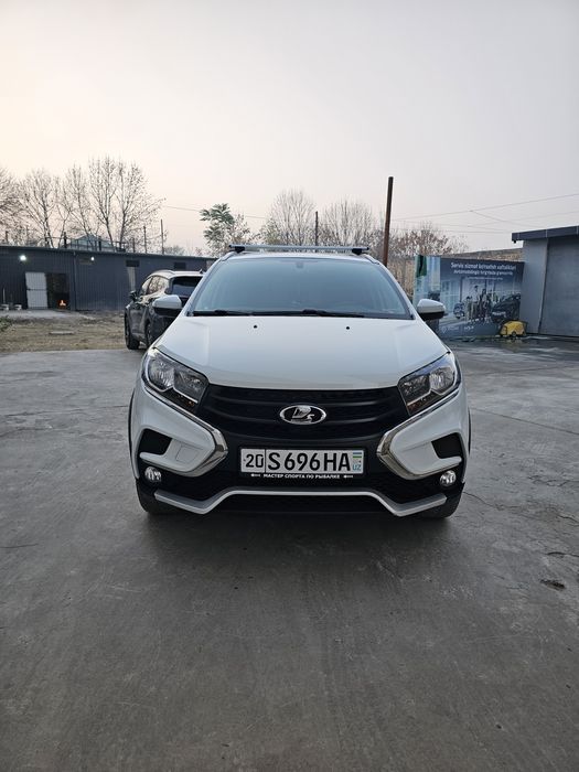 Lada XRAY CROSS 2019