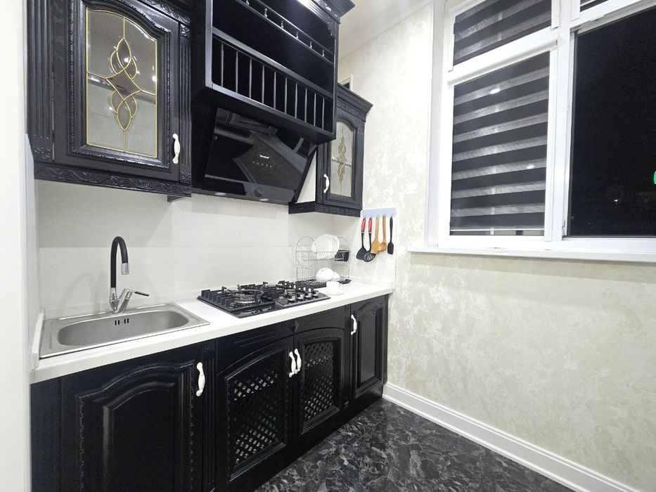Посуточная квартира для семьи  Loft Black and white & red