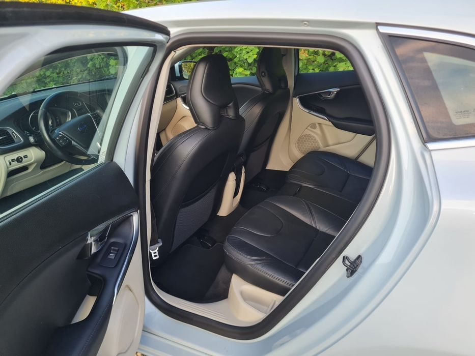 Volvo V 40 Ed Summum1.6 euro5 2013 xenon