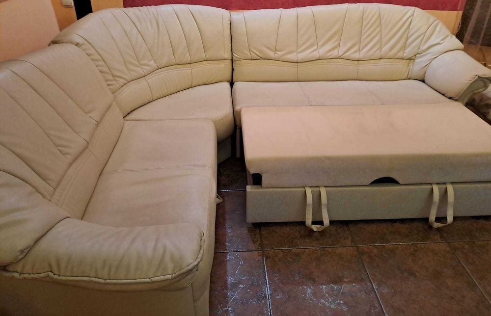 Set colțar și bibliotecă modernă