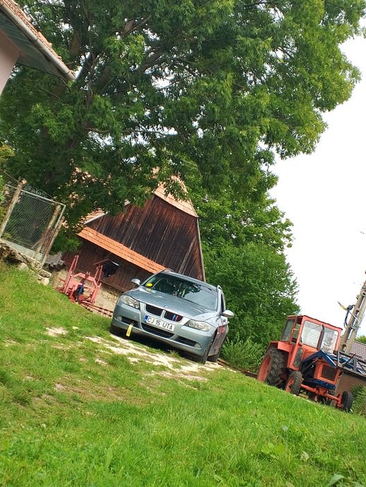 Vând BMW seria 3 E91 Fac și schimb dacă e cazul.
