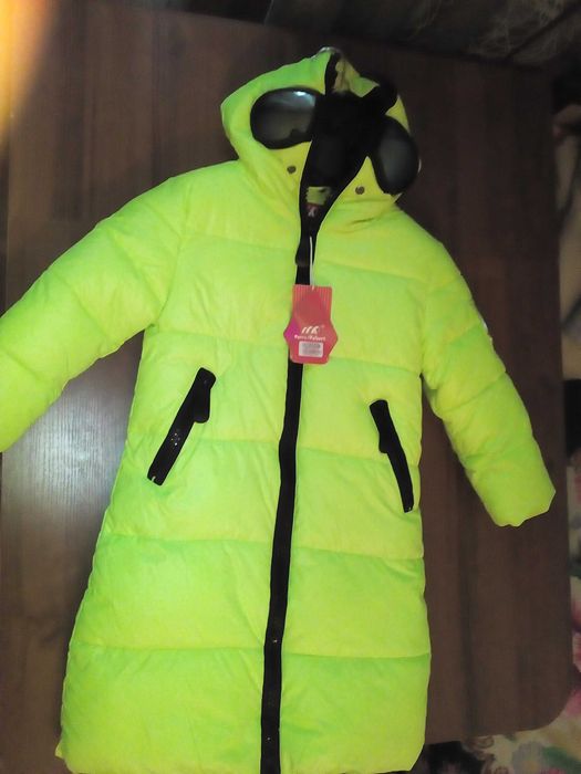 Продам детские пуховики