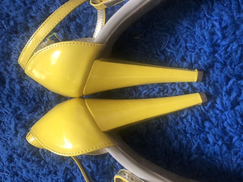 Guess сандали висок ток оригинални 39 номер