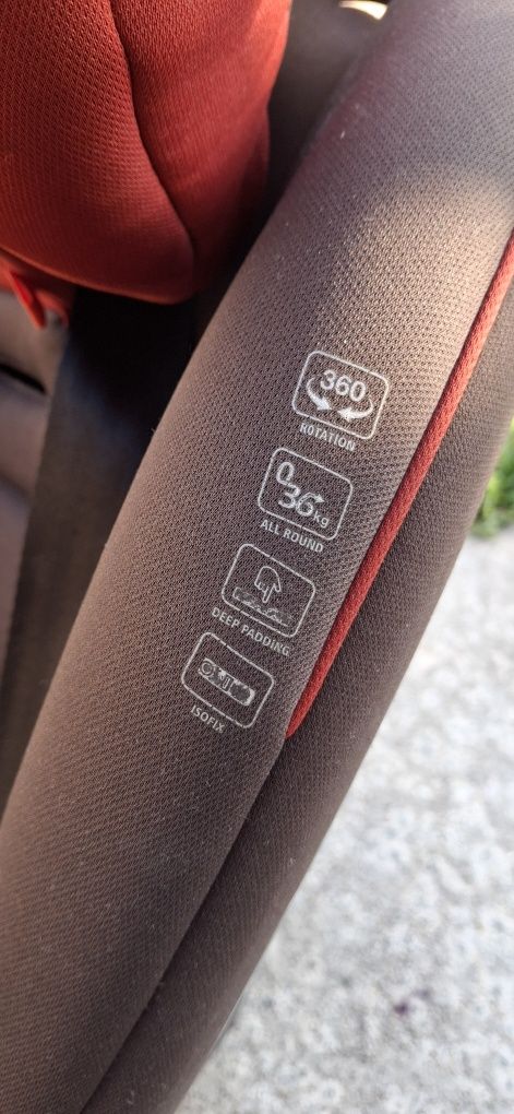 Scaun Auto Rotativ Coccolle Nova cu Isofix 0-36 Kg - Rosu