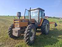 Vând tractor Renault 115